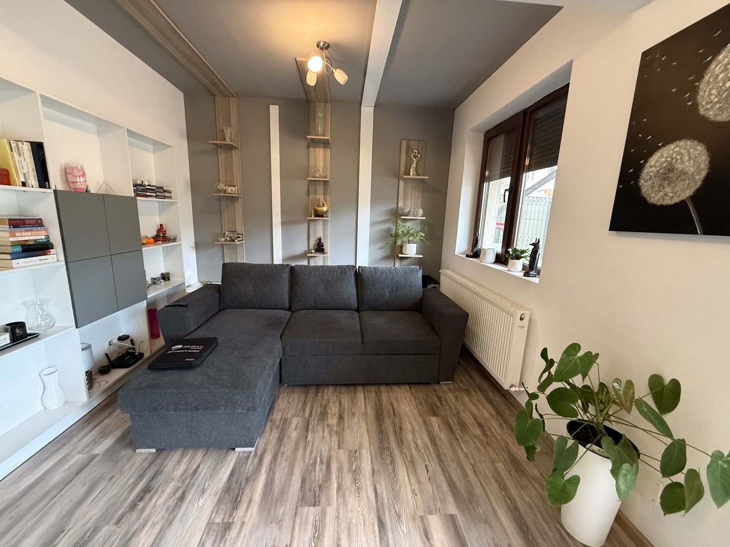 Casă înșiruită complet mobilată + curte+ 2 parcari în complex inchis! - Poză 4