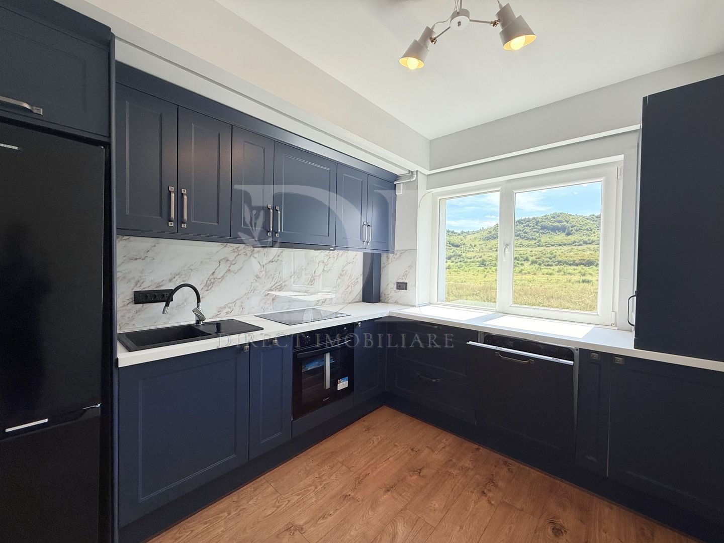 Apartament etaj intermediar / bucatarie separata / Zona Terra - Poză 1