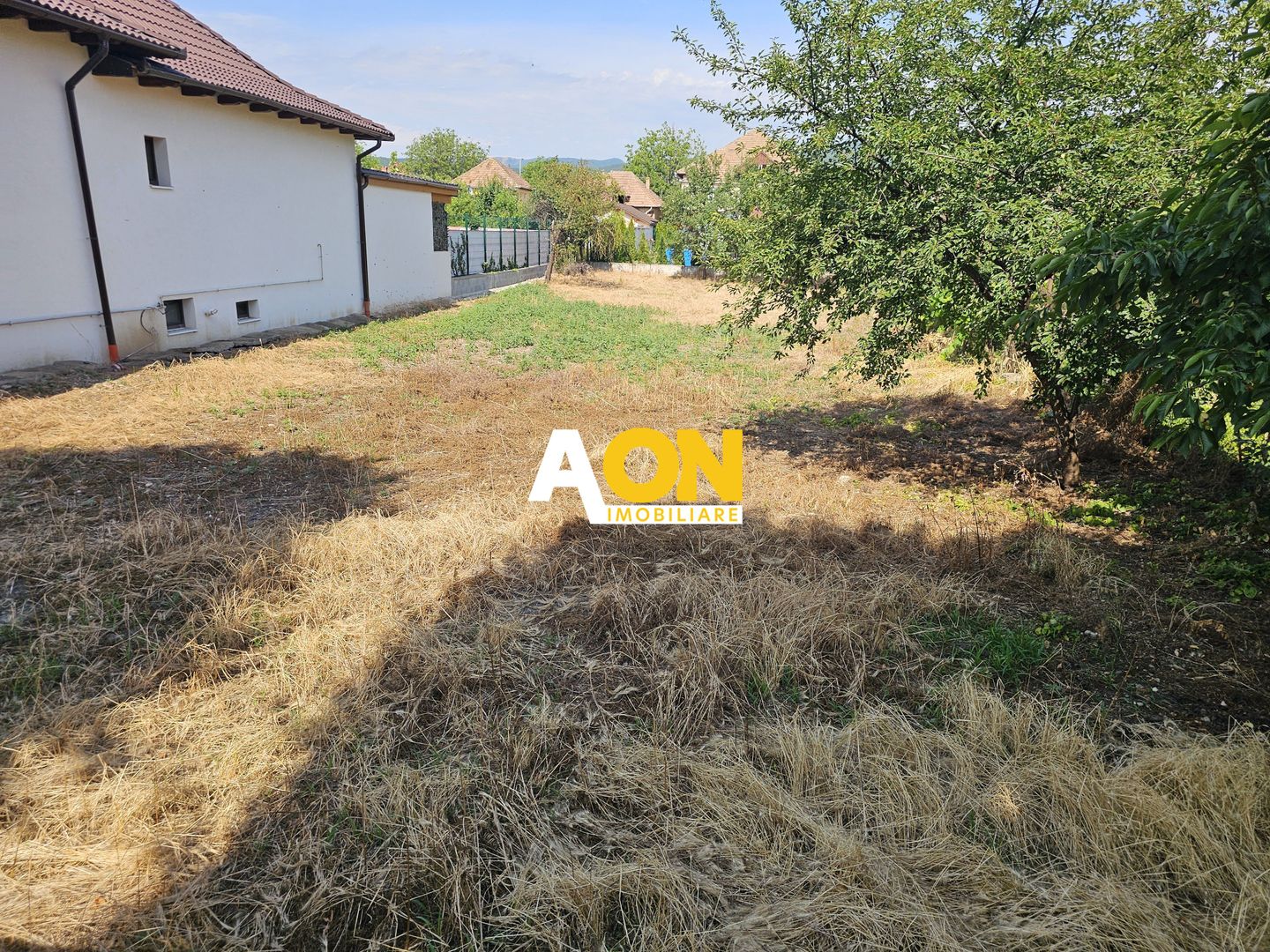 Teren intravilan 704 mp, zona HCC, Cetate - Poză 1