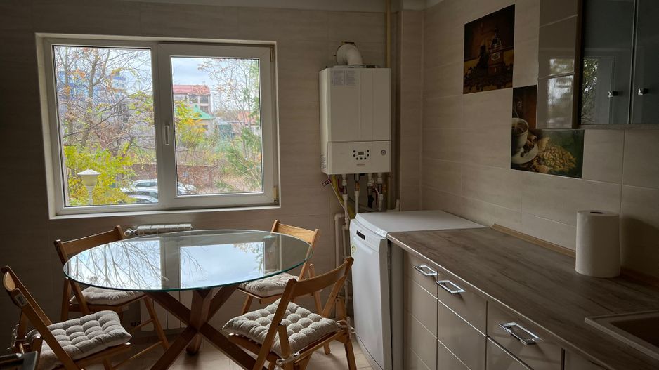 De Inchiriat  apartament 3 camere Piata Victoriei, sector 1 - Poză 10