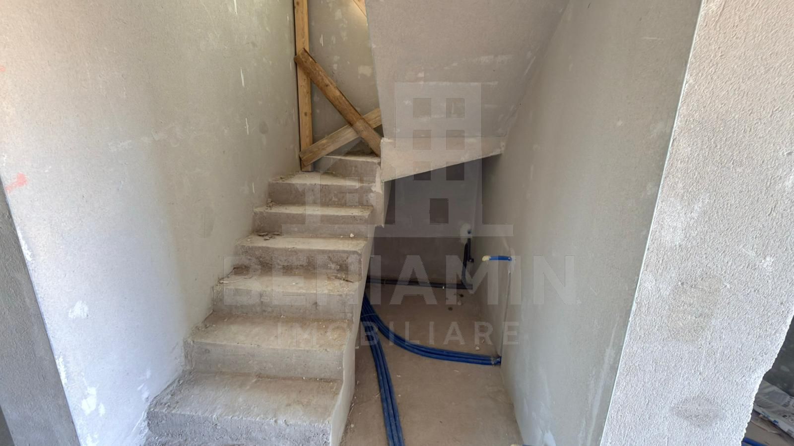 Casa moderna Parter plus Etaj - Zona Damila - Poză 16