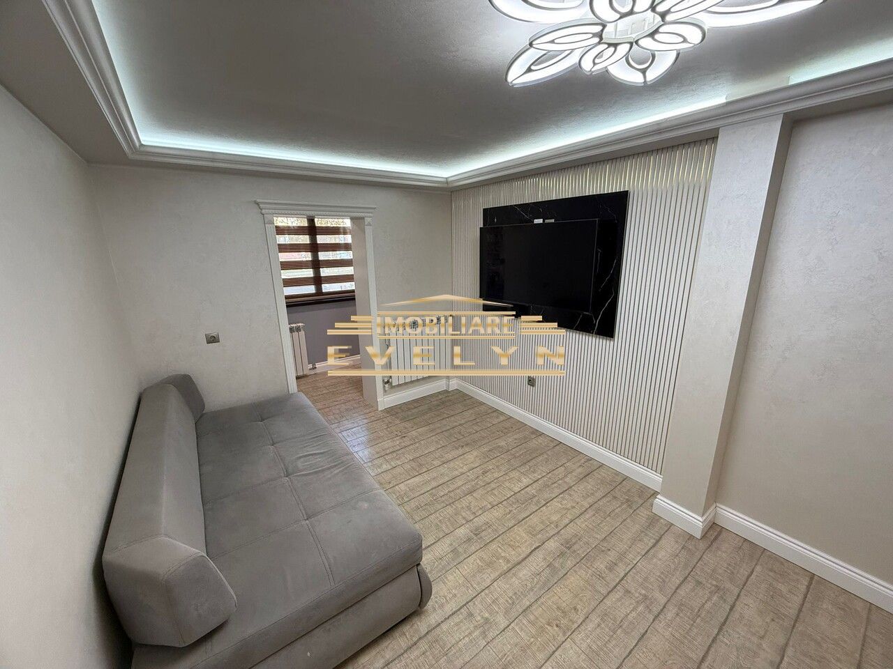 Apartament 3 camere modern zona Piata Mare, parter, 70 mp, renovat integral - Poză 1