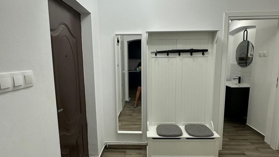 Imobil cu destinatii multiple- 6 apartamente - Poză 16