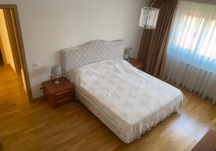 Vand Apartament 5 camere duplex-doua locuri de parcare Soseaua Nordului - Poză 3