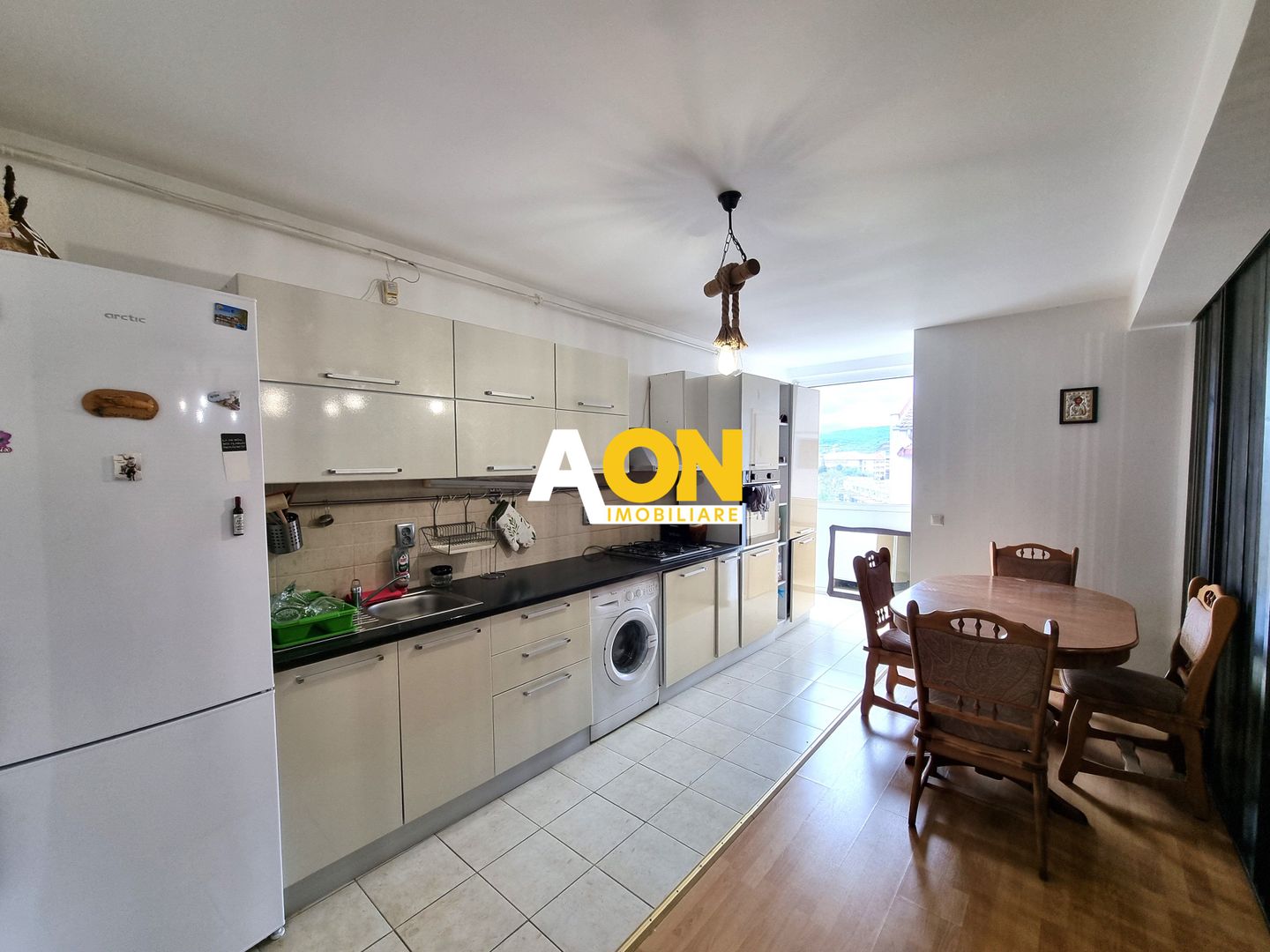 De vanzare apartament 3 camere decomandat bloc nou Cetate - Poză 4