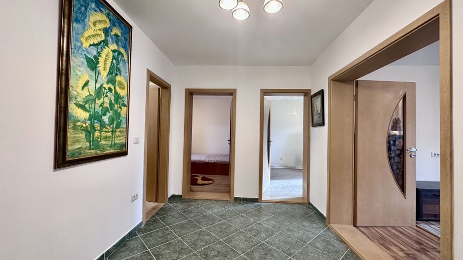 Apartament decomandat 3 camere de închiriat în Piața Bălcescu - Poză 1