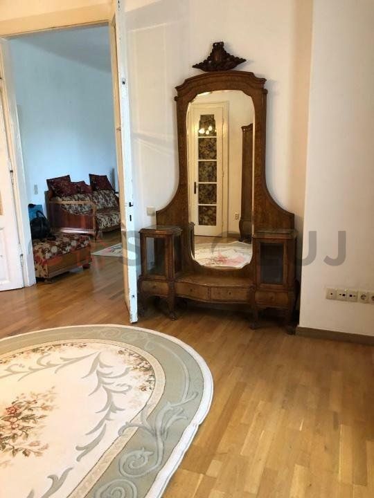 Apartament în vilă, zonă centrală, parcare - Poză 14