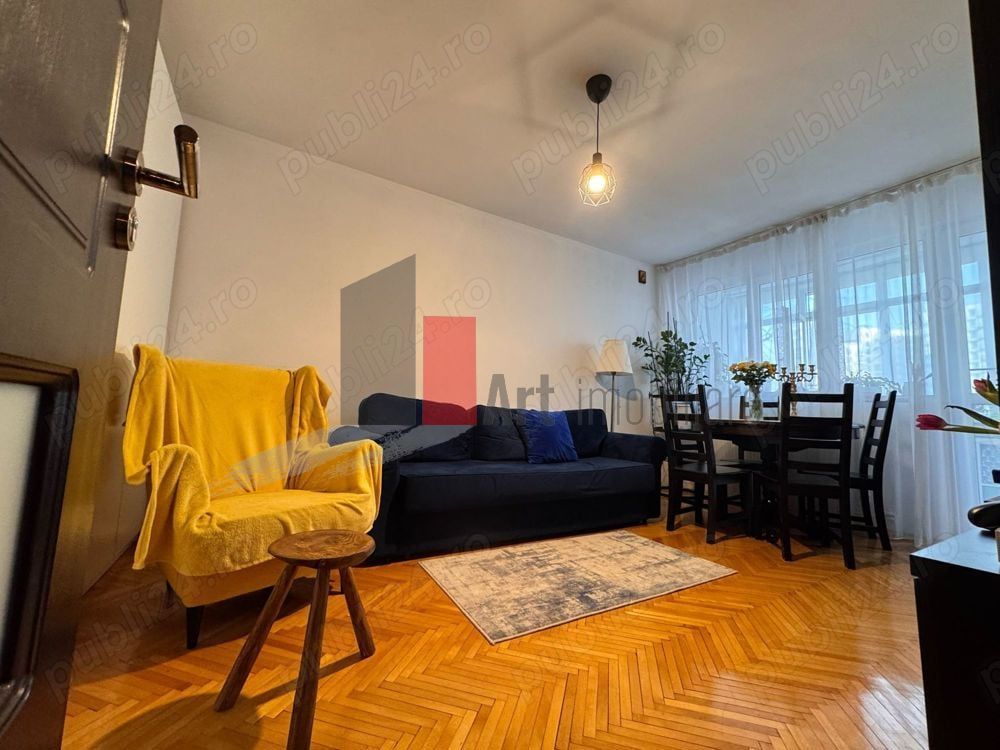 Apartament cu 3 camere de vanzare in zona Pajura. - Poză 1