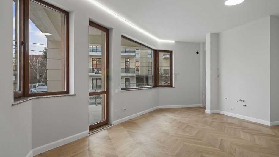 Vilă de lux  | Pipera – 7 camere, 5 băi, 4 terase | 1.500.000 EUR - Poză 18