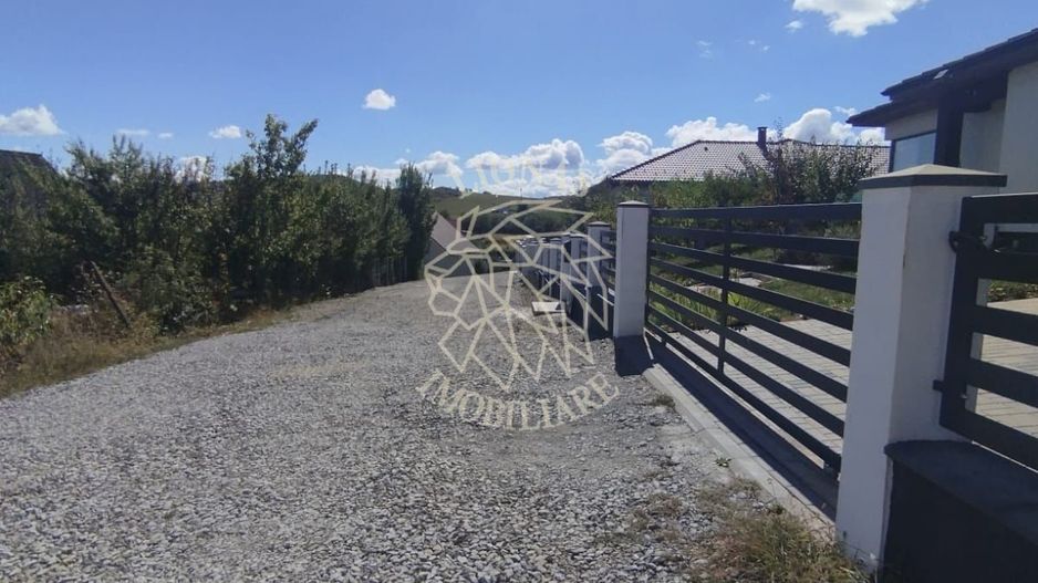 Teren intravilan 500 mp cu utilitati-ideal casa P+1E-Sigmir - Poză 2