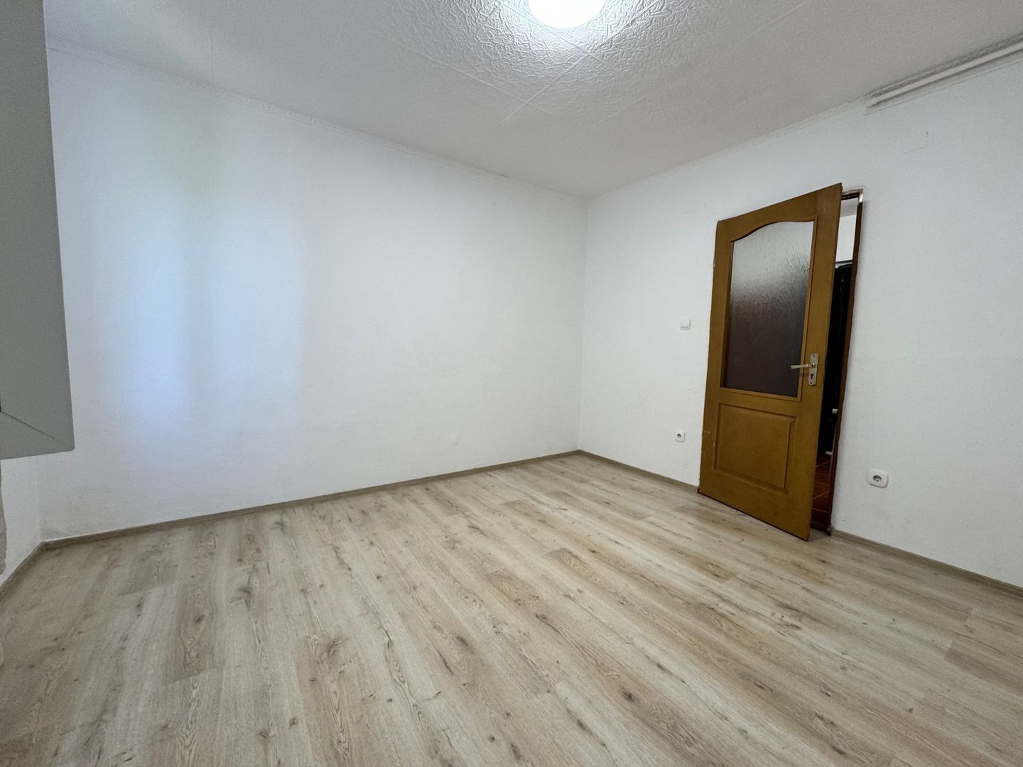 Garsoniera la parter inalt, Zona Stefan cel mare - Poză 3