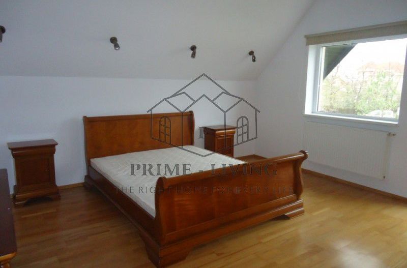 VILA RECENT RENOVATA LA INCHIRIERE - Poză 5