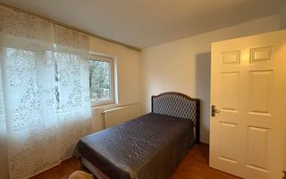 Apartament cu 4 camere, decomandat, etaj intermediar, garaj inclus, Victoriei - Poză 1