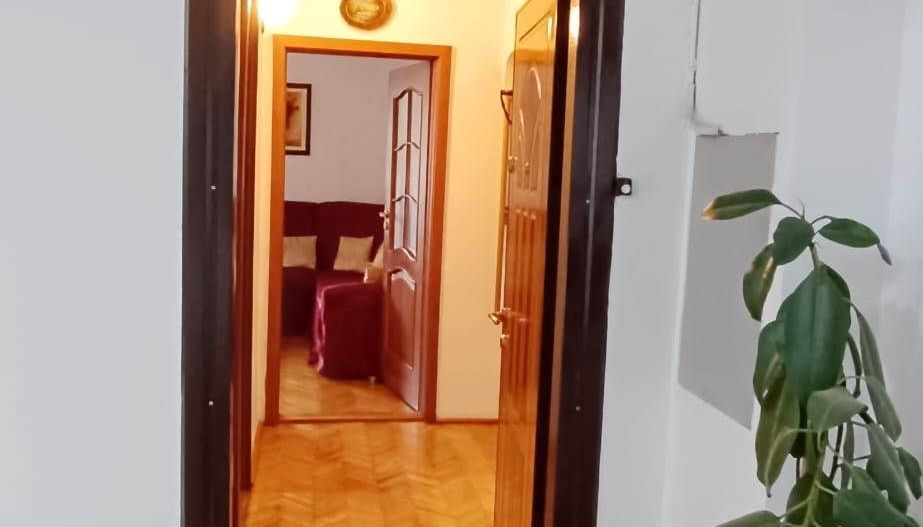 Apartament cu 4 camere in Tractoru-Independentei - Poză 17