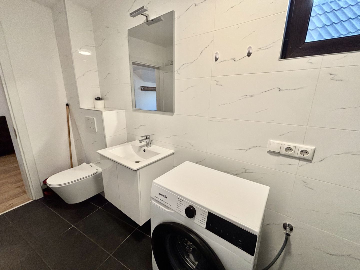 Apartament 3 Camere Spațios, Mobilat,  Curte și Balcon [ Zona Centrala ] - Poză 13