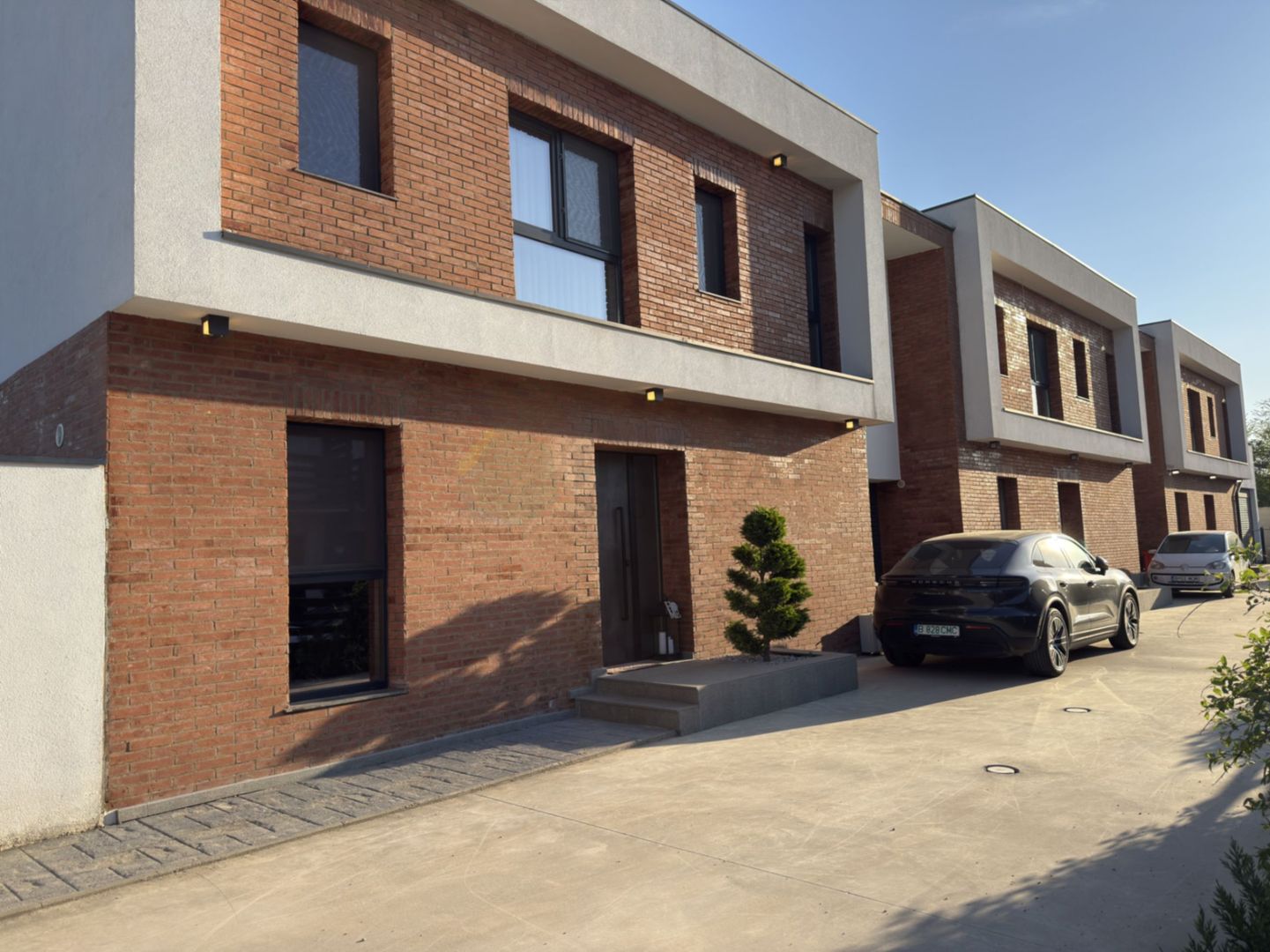 Eleganță și natură: vilă urbană exclusivistă în Tunari - Poză 23