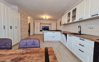 Lux la 5 minute de Iulius Town - Poză 3