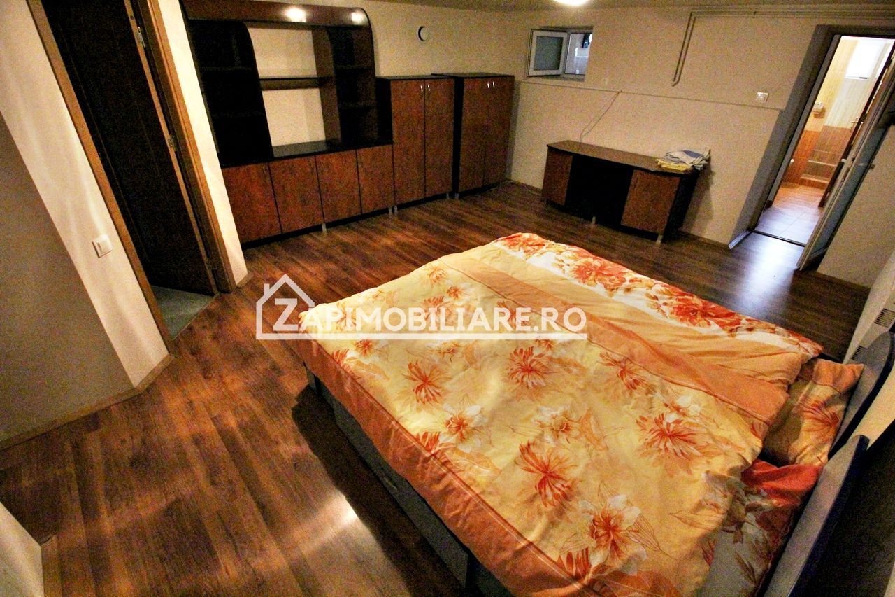 Apartament 4 camere la casă  de închiriat,zona Platou - Poză 2