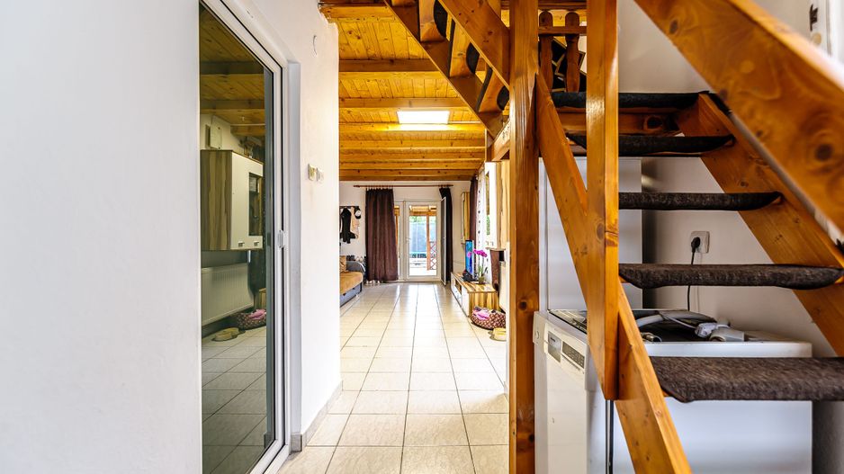 Casă cu teren de 1440 mp, Aradul Nou - Poză 3