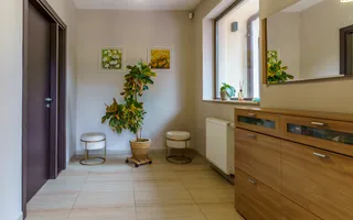 Vilă modernă, cu grădină superbă – ideală pentru o familie! - Poză 14
