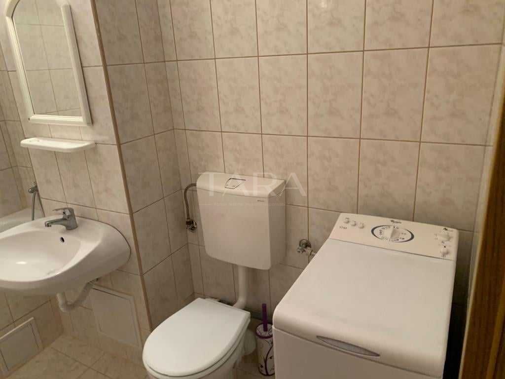 Apartament modern, zonă centrală, terasă 9 mp. - Poză 6