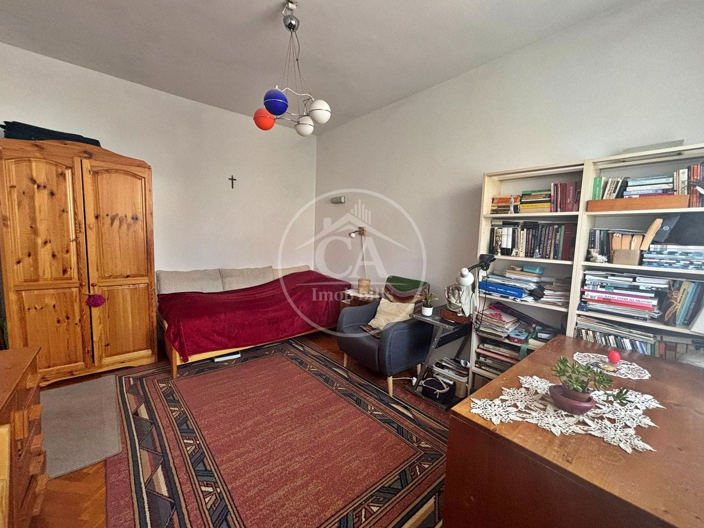 Apartament de vanzare cu 3 camere in zona Dacia Oradea - Poză 2