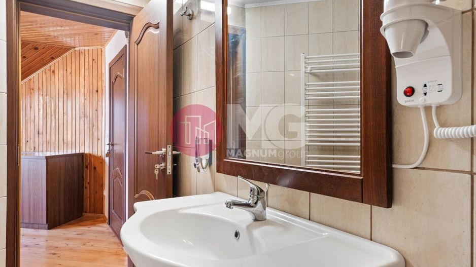 Pensiune 20 camere castelul Bran - Poză 13