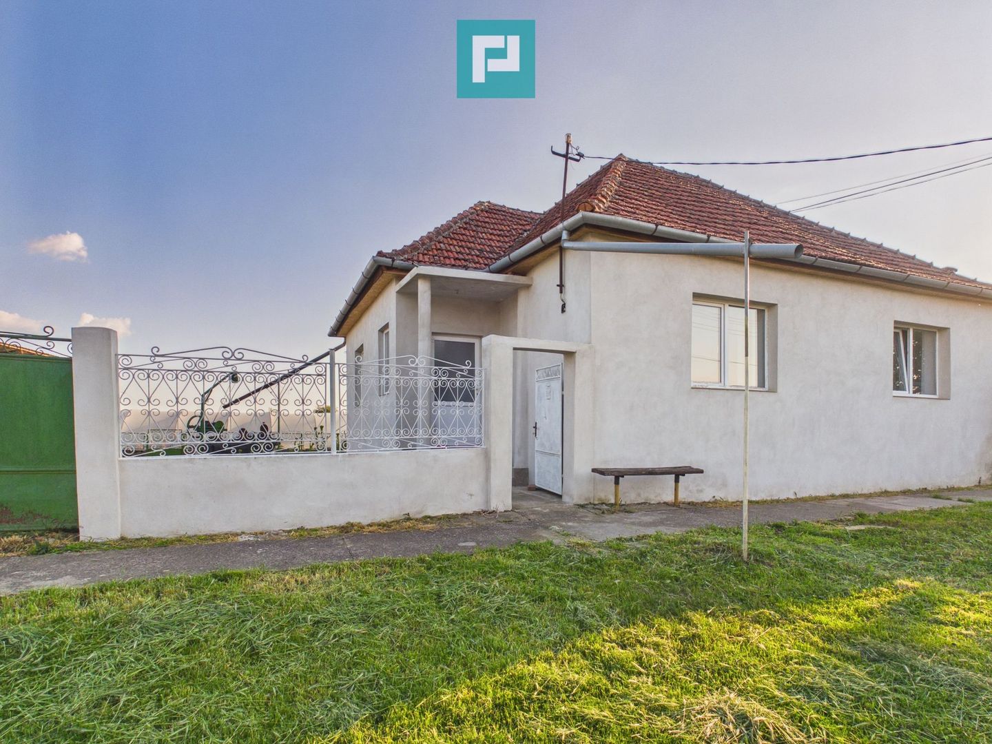 Casă cu 5 camere și teren 957 mp în Olari - Poză 1
