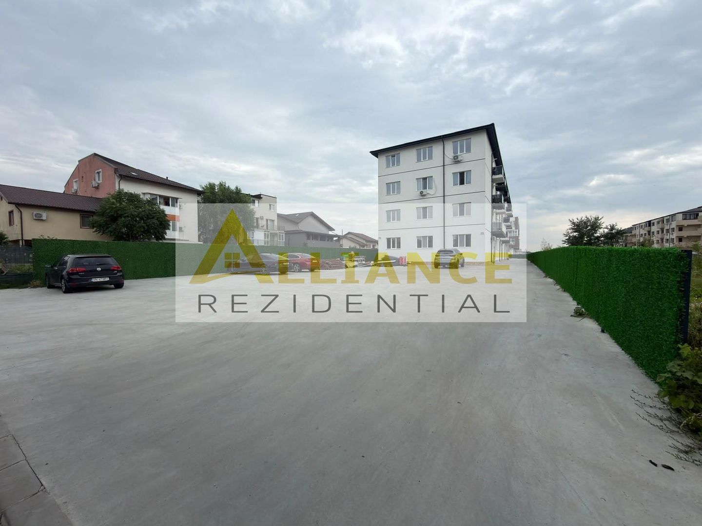 Apartament 3 camere cu parcare inclusa 100.000 euro - Poză 4