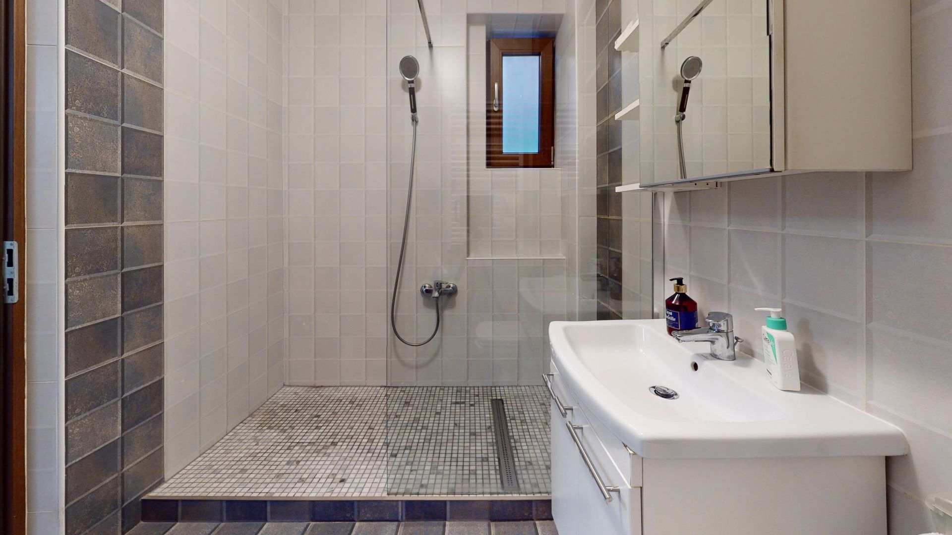 Apartament 4 camere + curte proprie Locatie excelenta – Brancoveanu - Poză 36