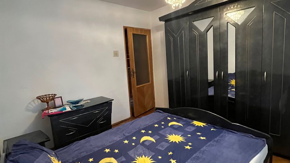 De vanzare - Apartament 3 camere si balcon spatios, decomodat - zona Lipovei - Poză 5