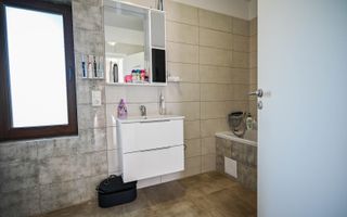 Casa individuală de vânzare Sânpetru, 5 camere, garaj, foișor, curte - Poză 17