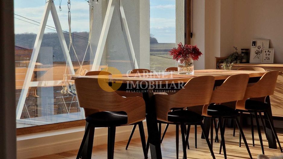 Casa spatioasa si moderna cu garaj, clasa energetica A, panouri solare - Poză 6