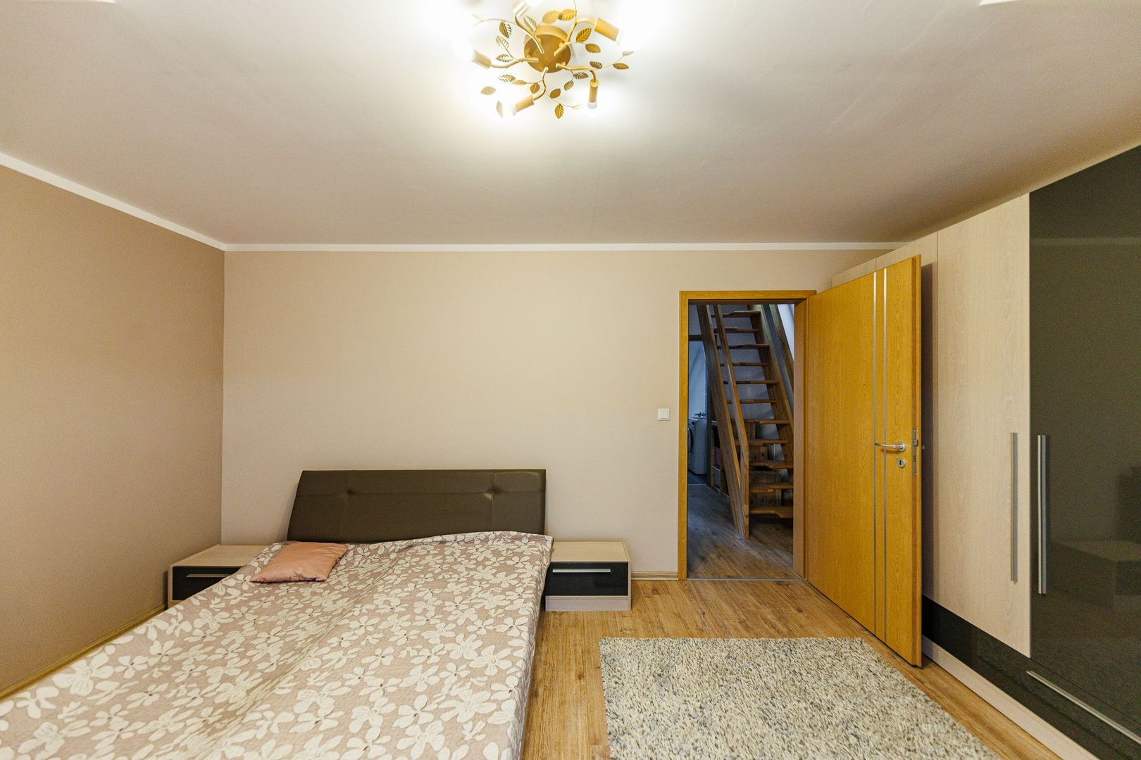 Casă primitoare și cochetă în Dumbrăvița – langa pădure și lac | Com 0 - Poză 16