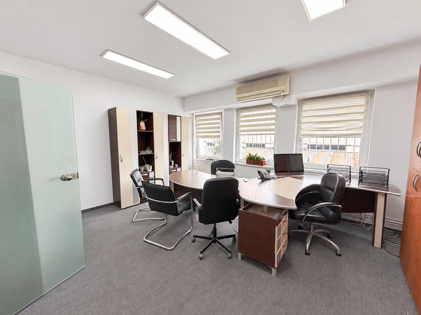 Spatiu comercial / birouri  - 230 mp |  Parcare privata - Poză 8