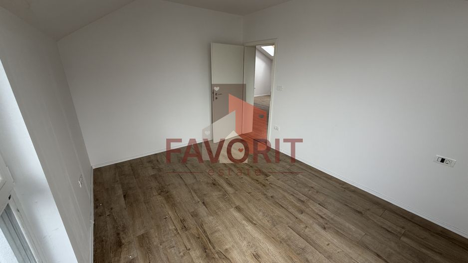 Spatios. Bucatarie inchisa. 2 balcoane. - Poză 11