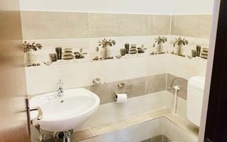 Închiriez apartament 3 camere ultracentral - Poză 2