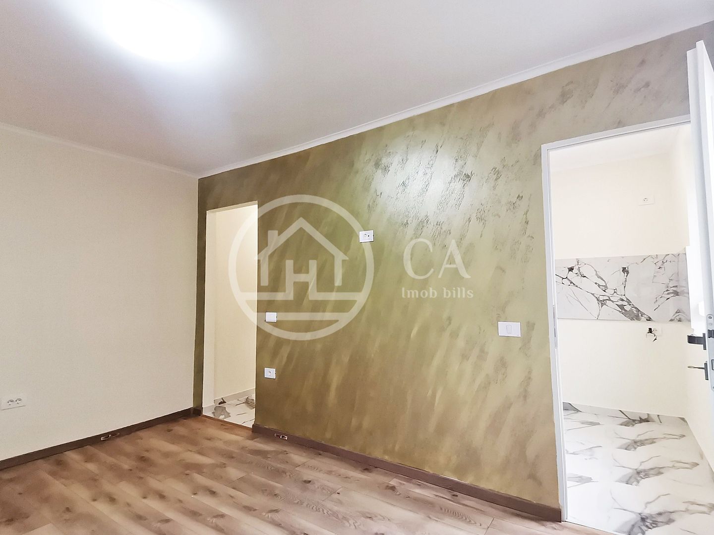 Apartament de vânzare cu 2 camere în zona Rogerius, Oradea - Poză 3