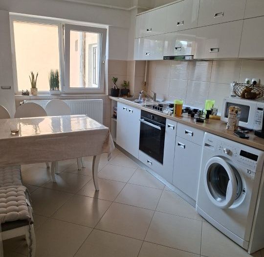 BRASADAS vinde ap 3 cam etaj 2/4 in Micro 16. - Poză 1