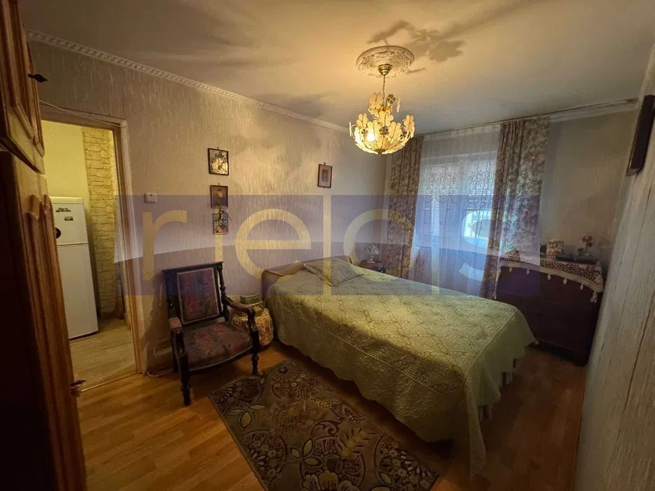 DE VANZARE 3 CAMERE  - 5 MINUTE METROU DRUMUL TABEREI - Poză 1