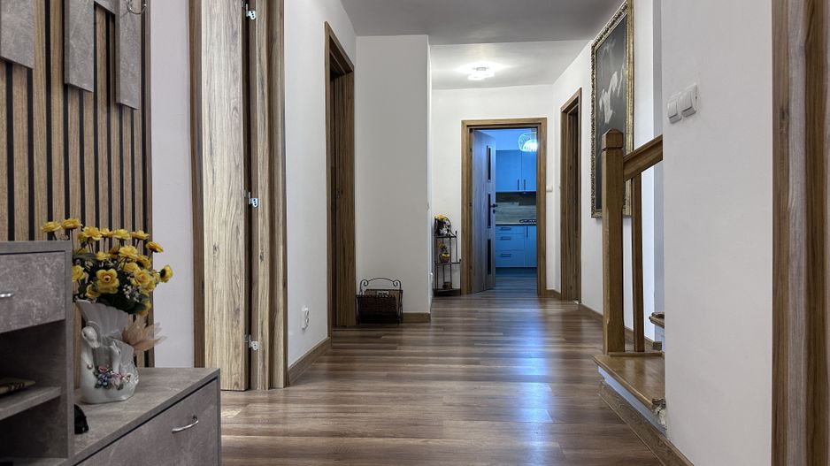 Gata de locuit! Vanzare casa cu 5 camere in Priboiu, com.Branesti - Poză 30