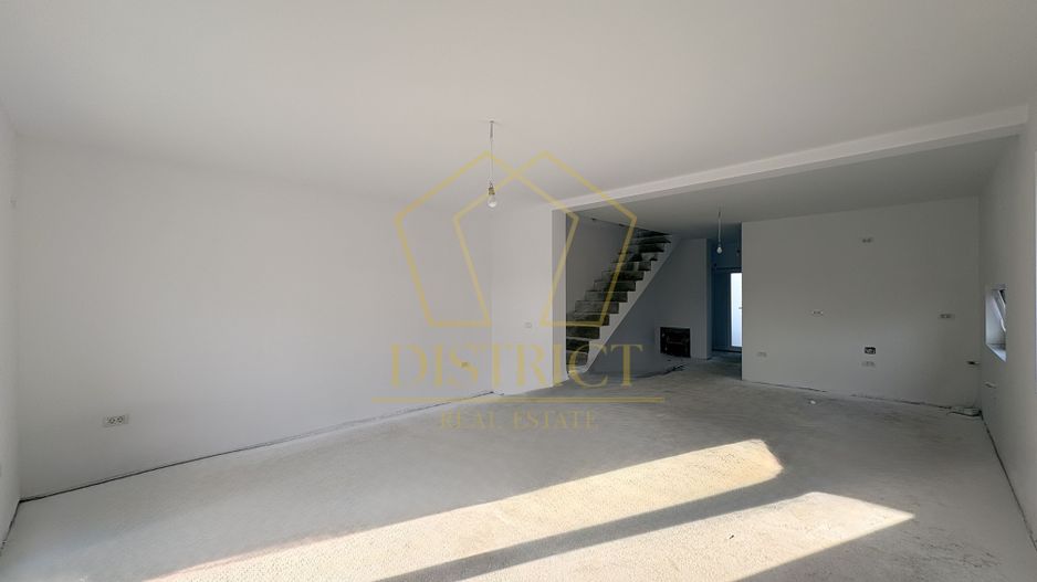 Duplex modern cu 4 camere si dressing | Mosnita Noua | ESO Petrol - Poză 1