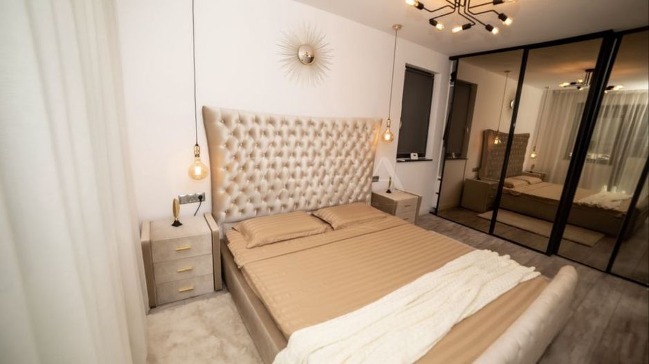 Vând apartament 3 camere - Poză 4