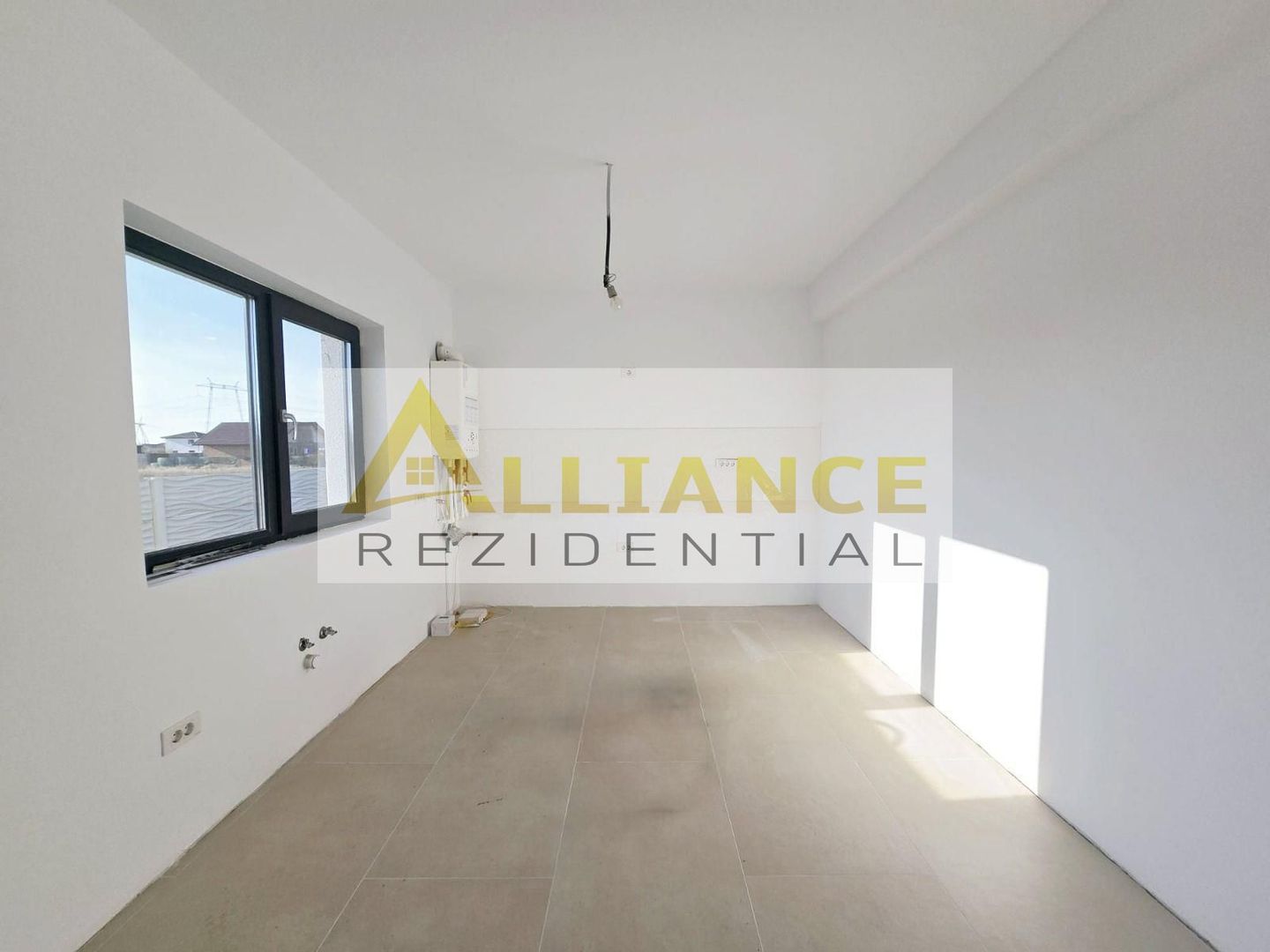 Casa individuala - 4 camere - 2 bai - la 10 min de RATB - Poză 7