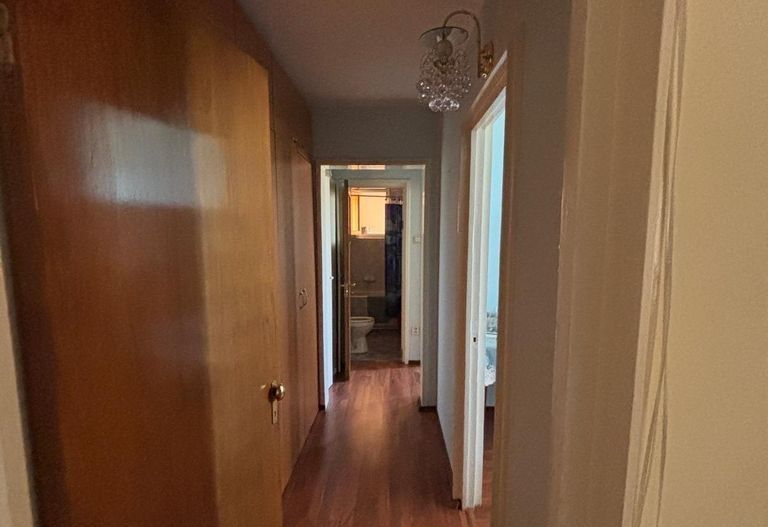 Apartament 3 camere. Centrala proprie. Bld. Brancoveanu. Zona Covasna. - Poză 3
