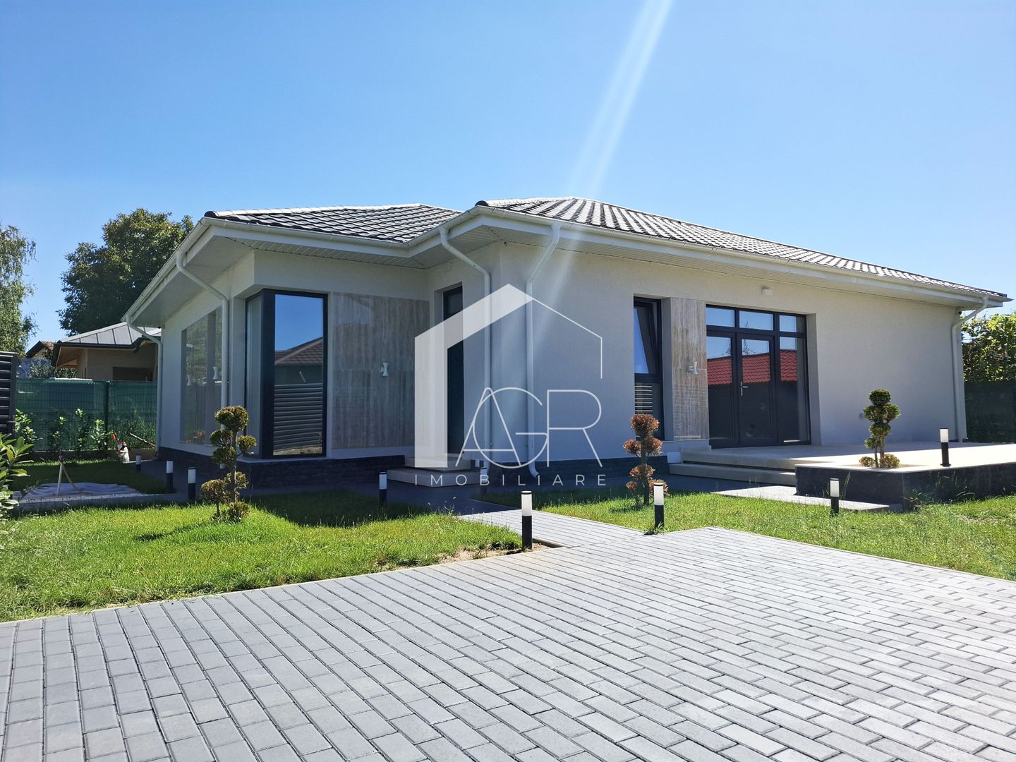 Casa cu 4 camere de vanzare, Bucov, Mica Roma - Poză 1