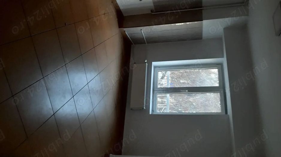 Închiriez apartament 2 camere nemobilat, Piața Muncii, pretabil birou - Poză 3