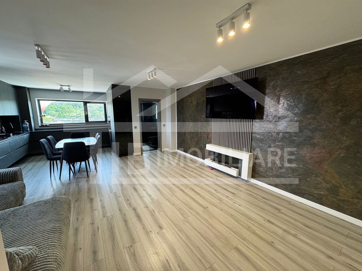 Apartament cu 3 camere, 92mp, Zona Gheorghe Doja - Poză 3