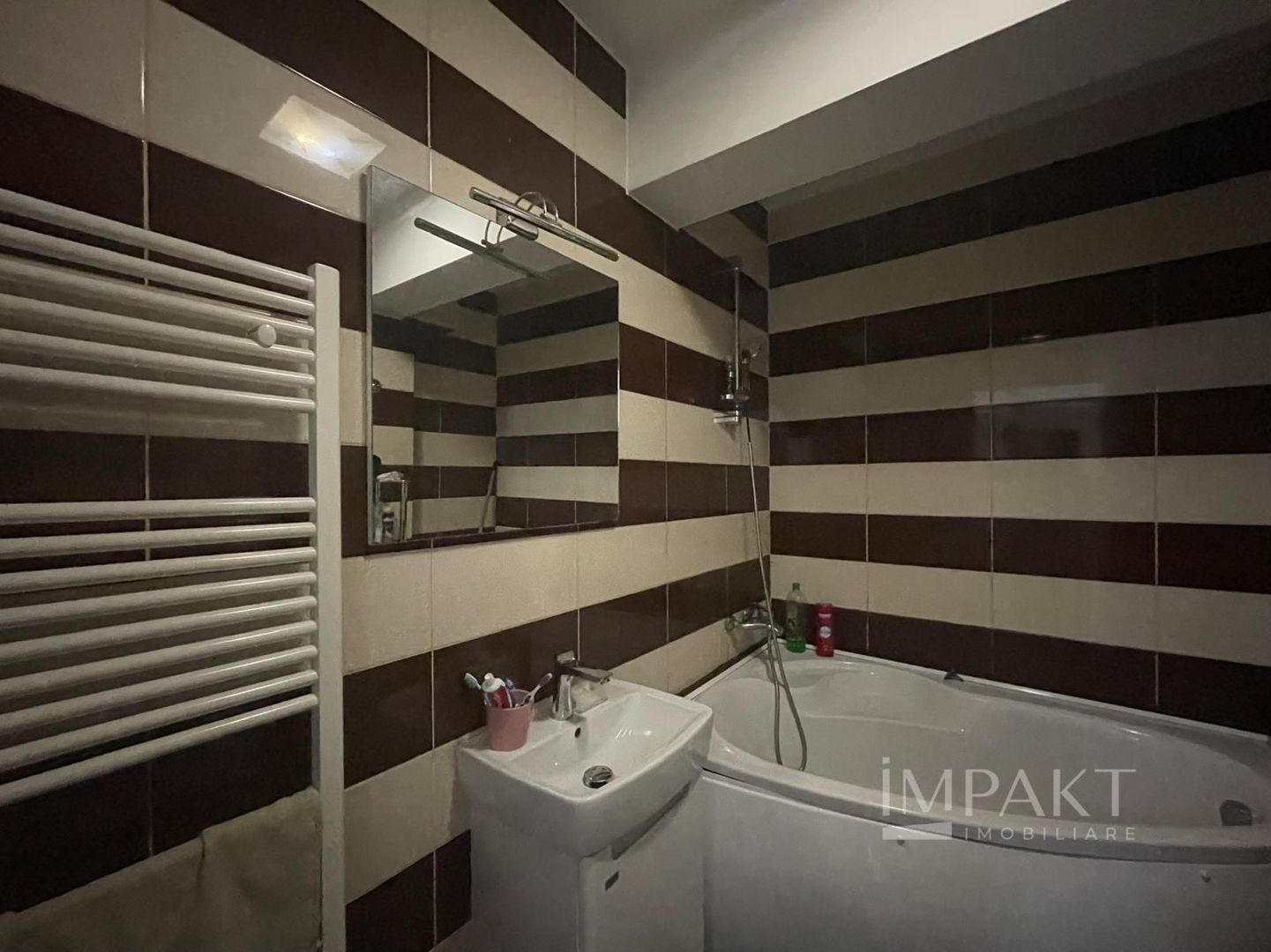 Apartament cu 3 camere in zona Buna Ziua - Poză 10