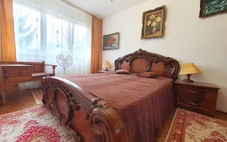 Apartament luminos cu vedere spre biserică, într-un cartier verde și liniștit. - Poză 17